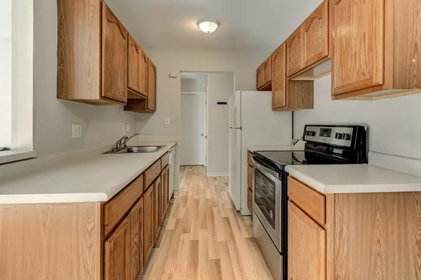 $1,600 | 7413 Brookdale Drive, Unit 209, Darien, IL 60561