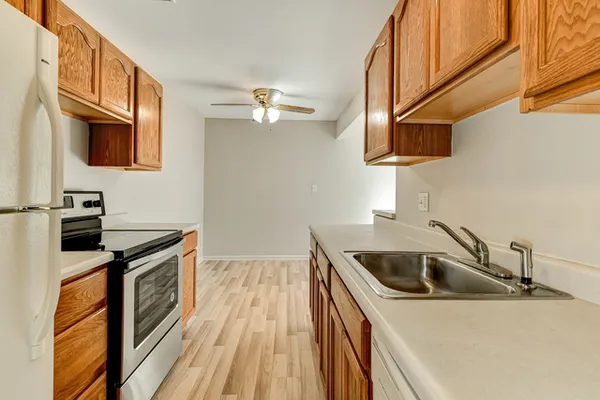 $1,600 | 7413 Brookdale Drive, Unit 209, Darien, IL 60561