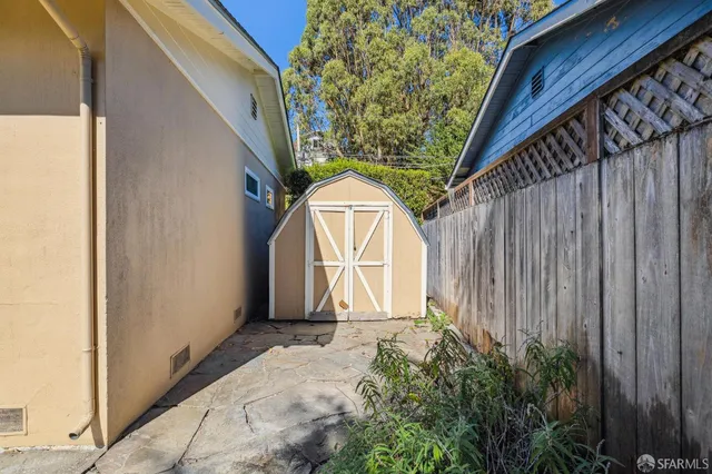 a view of garden with patio