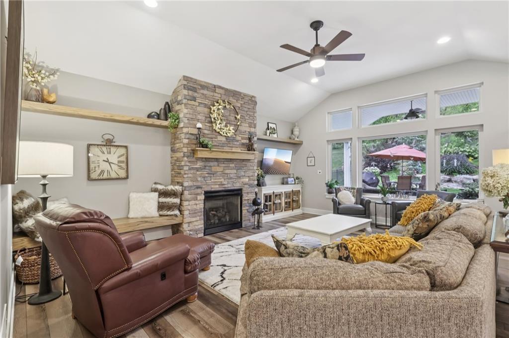 227 Saunders Station Road Trafford, PA 15085 - Photo 3 of 34 Gallery Image 3