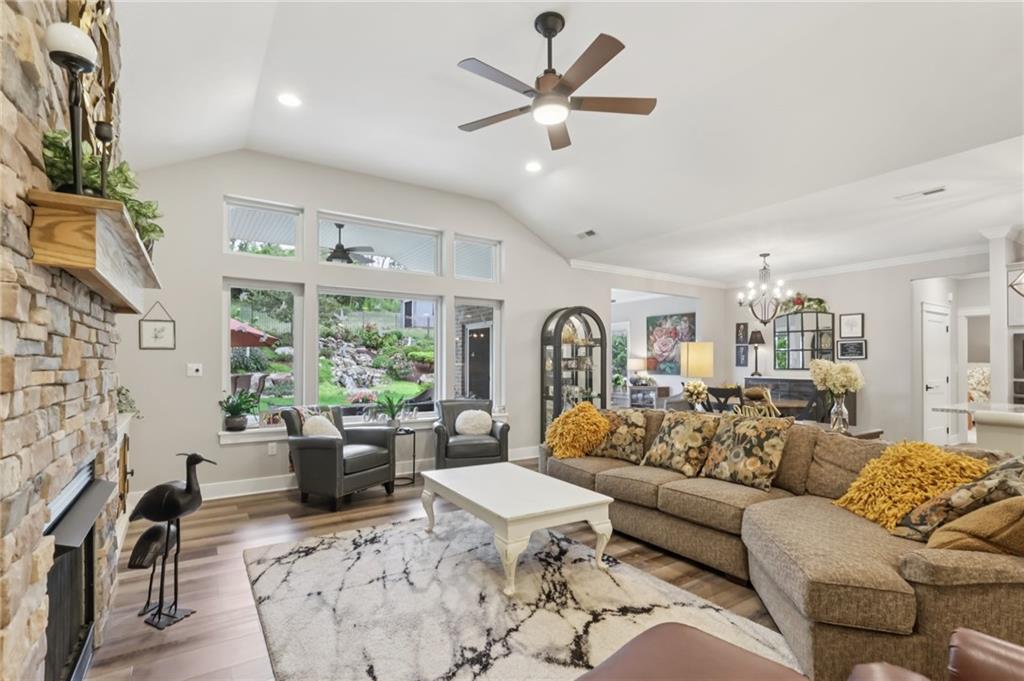227 Saunders Station Road Trafford, PA 15085 - Photo 4 of 34 Gallery Image 4