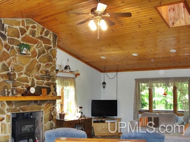 W7578 County Road R Pembine, WI 54156 - Photo 10 of 34 Gallery Image 10