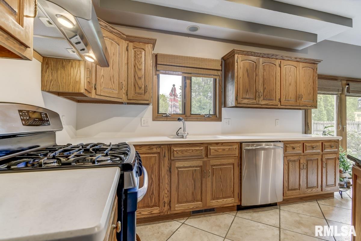 2331 Chesapeake Landing Springfield, IL 62712 - Photo 14 of 50 Gallery Image 14
