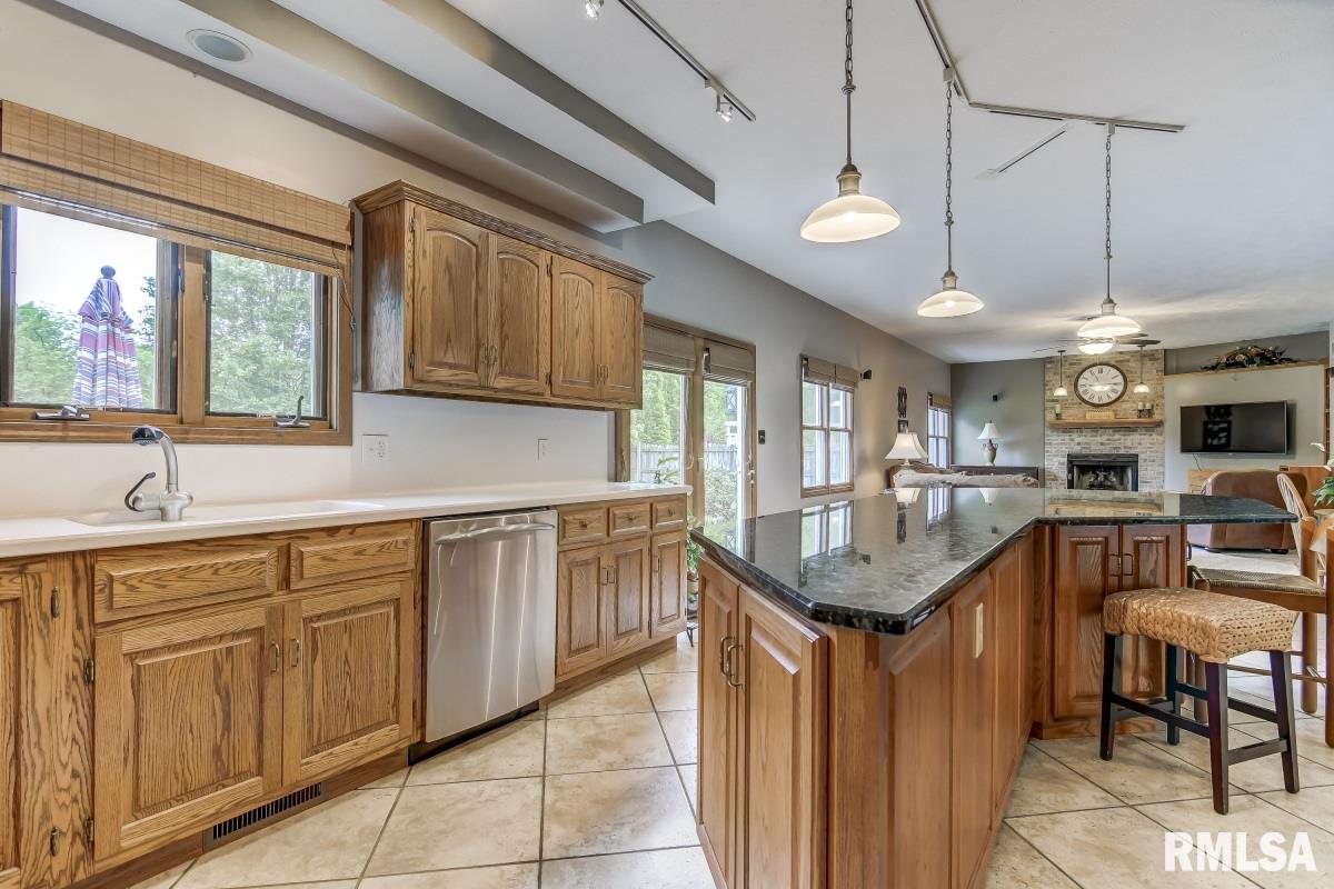 2331 Chesapeake Landing Springfield, IL 62712 - Photo 15 of 50 Gallery Image 15
