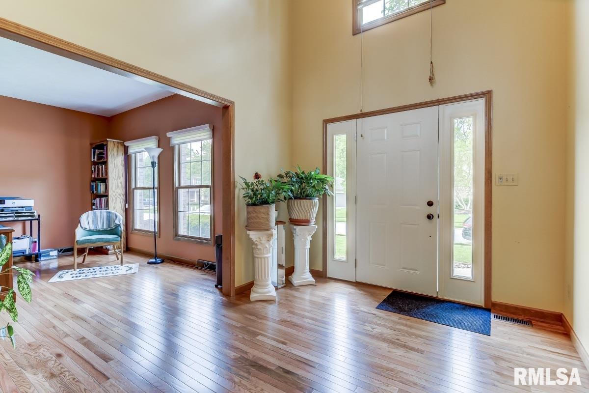 2331 Chesapeake Landing Springfield, IL 62712 - Photo 2 of 50 Gallery Image 2