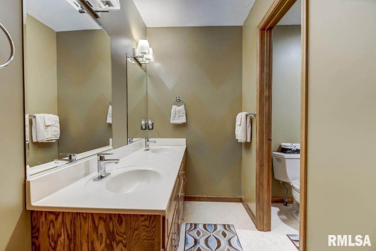 2331 Chesapeake Landing Springfield, IL 62712 - Photo 38 of 50 Gallery Image 38