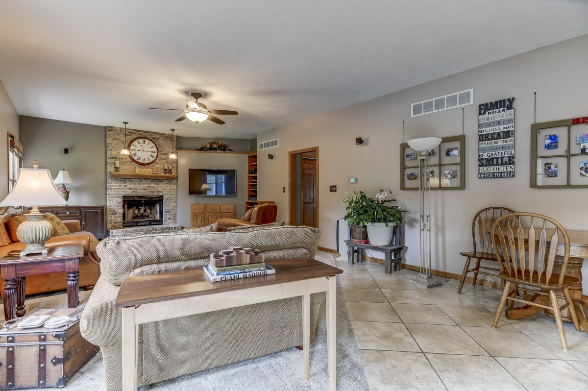 2331 Chesapeake Landing Springfield, IL 62712 - Photo 5 of 50 Gallery Image 5
