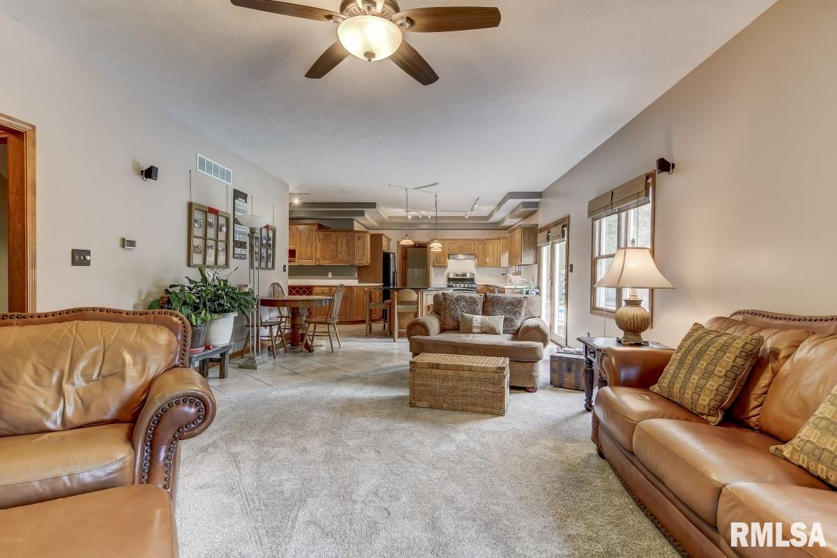 2331 Chesapeake Landing Springfield, IL 62712 - Photo 7 of 50 Gallery Image 7
