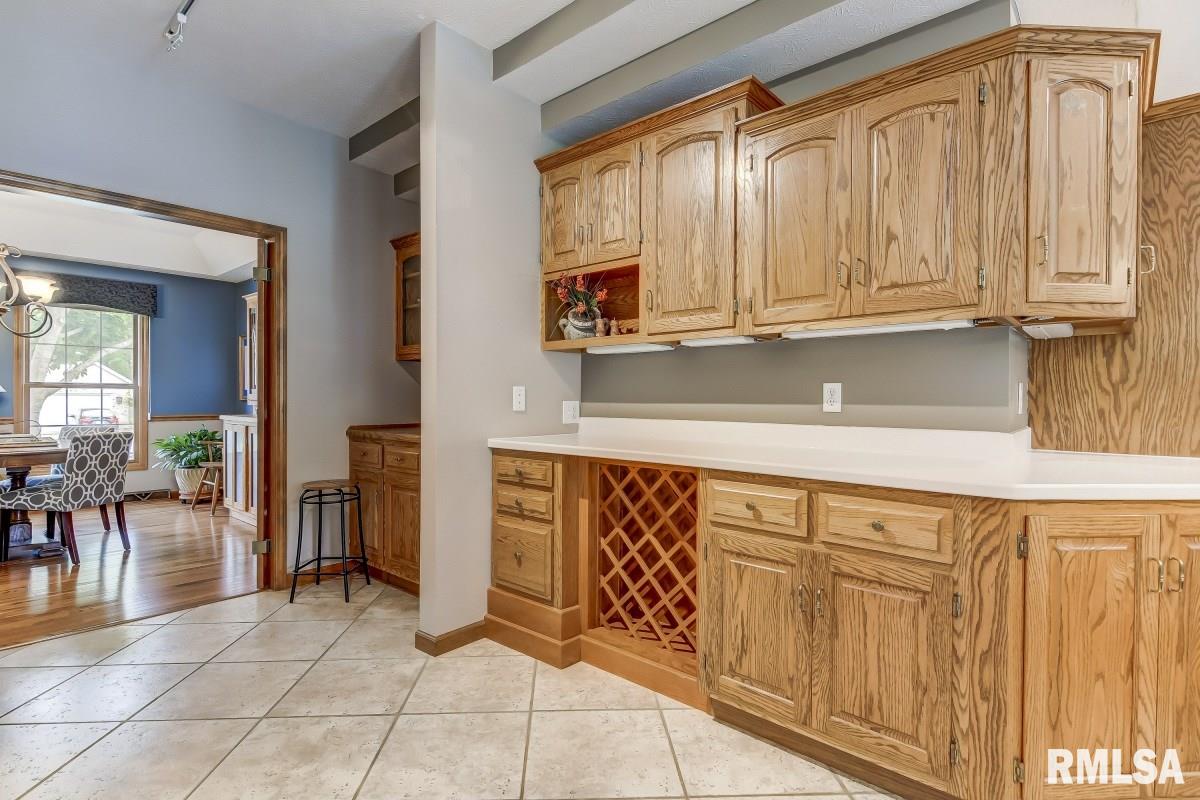 2331 Chesapeake Landing Springfield, IL 62712 - Photo 9 of 50 Gallery Image 9
