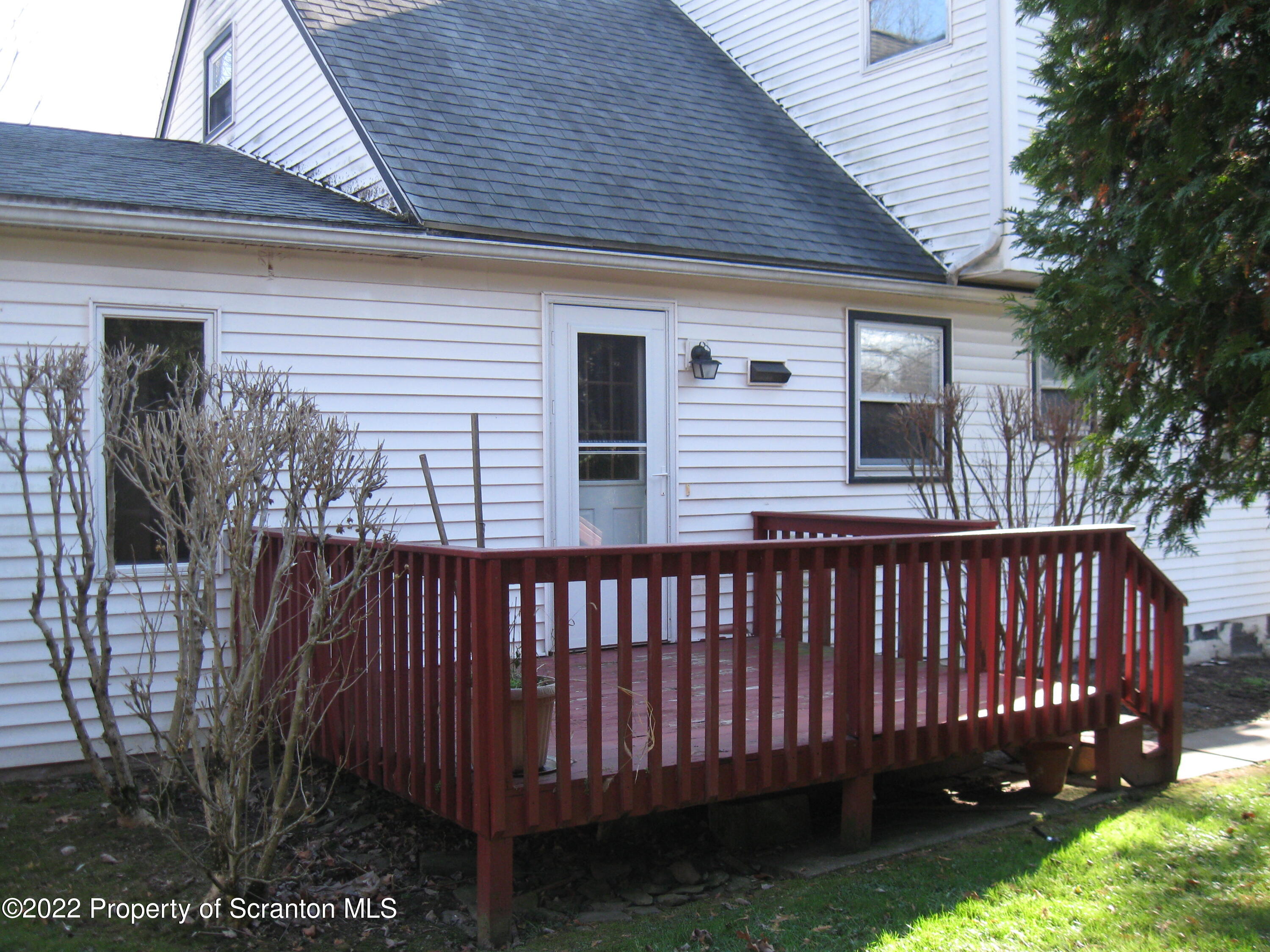 285 Noble Road Clarks Summit, PA 18411 - Photo 2 of 20 Gallery Image 2