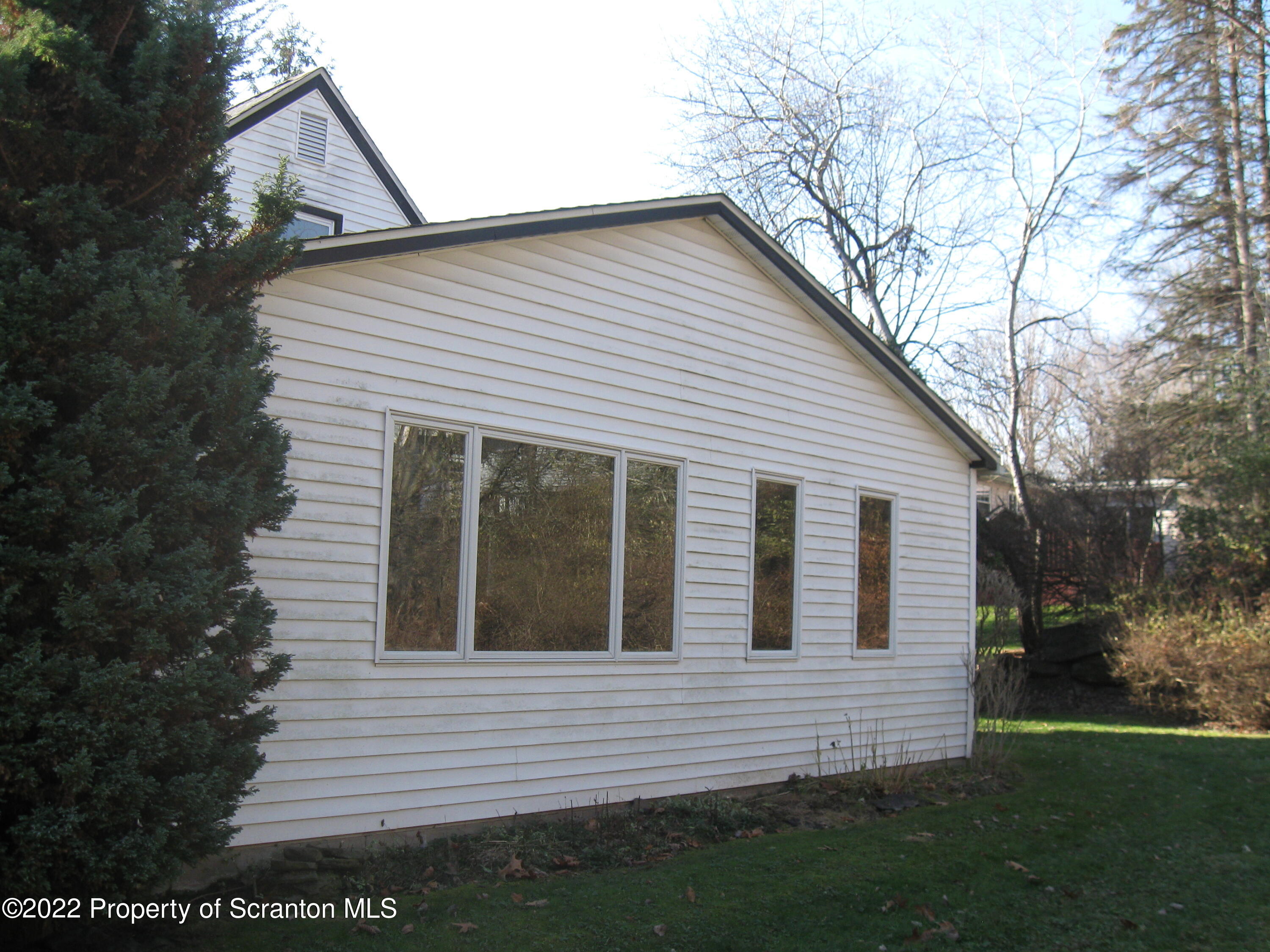 285 Noble Road Clarks Summit, PA 18411 - Photo 3 of 20 Gallery Image 3