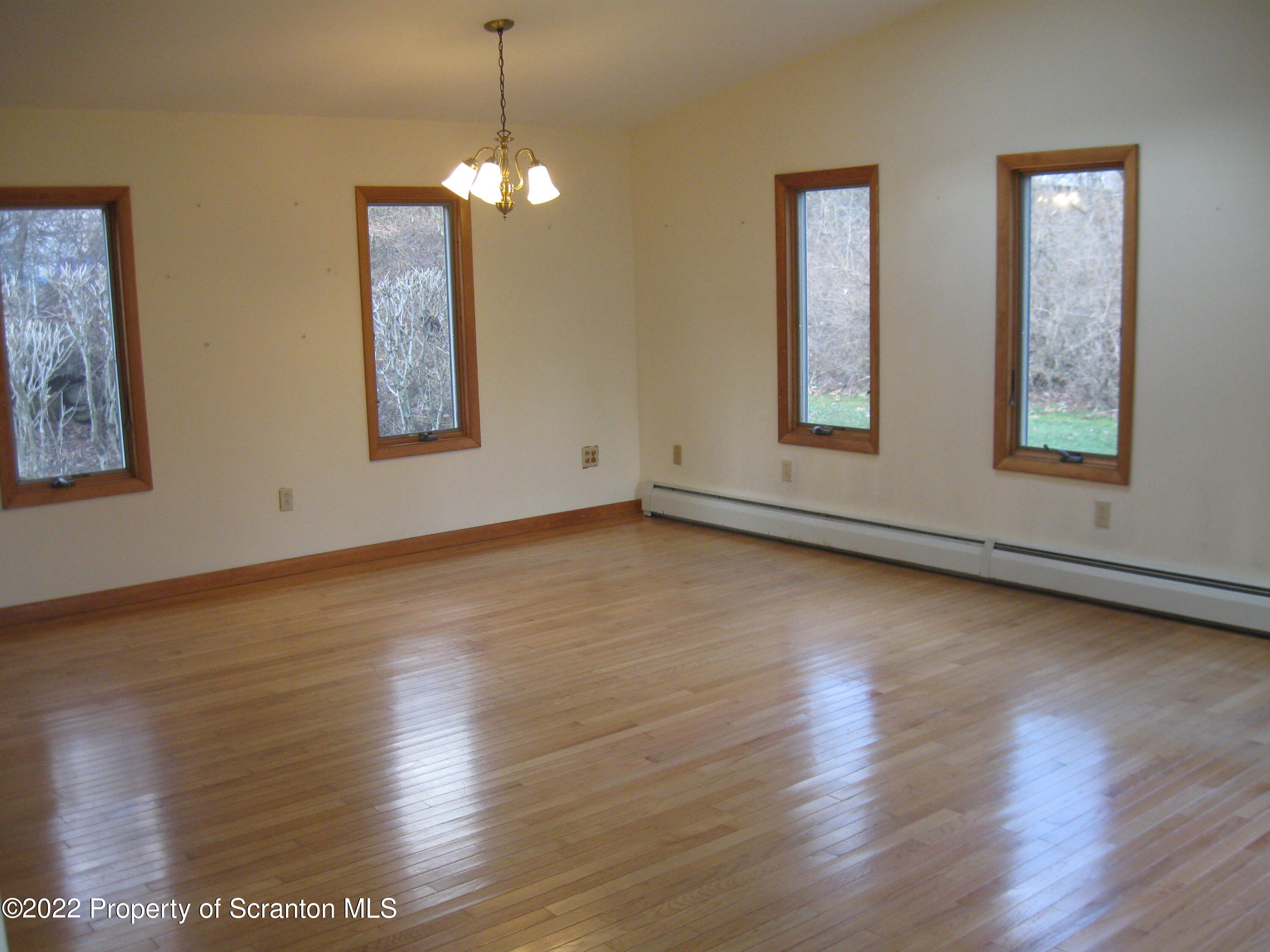 285 Noble Road Clarks Summit, PA 18411 - Photo 8 of 20 Gallery Image 8