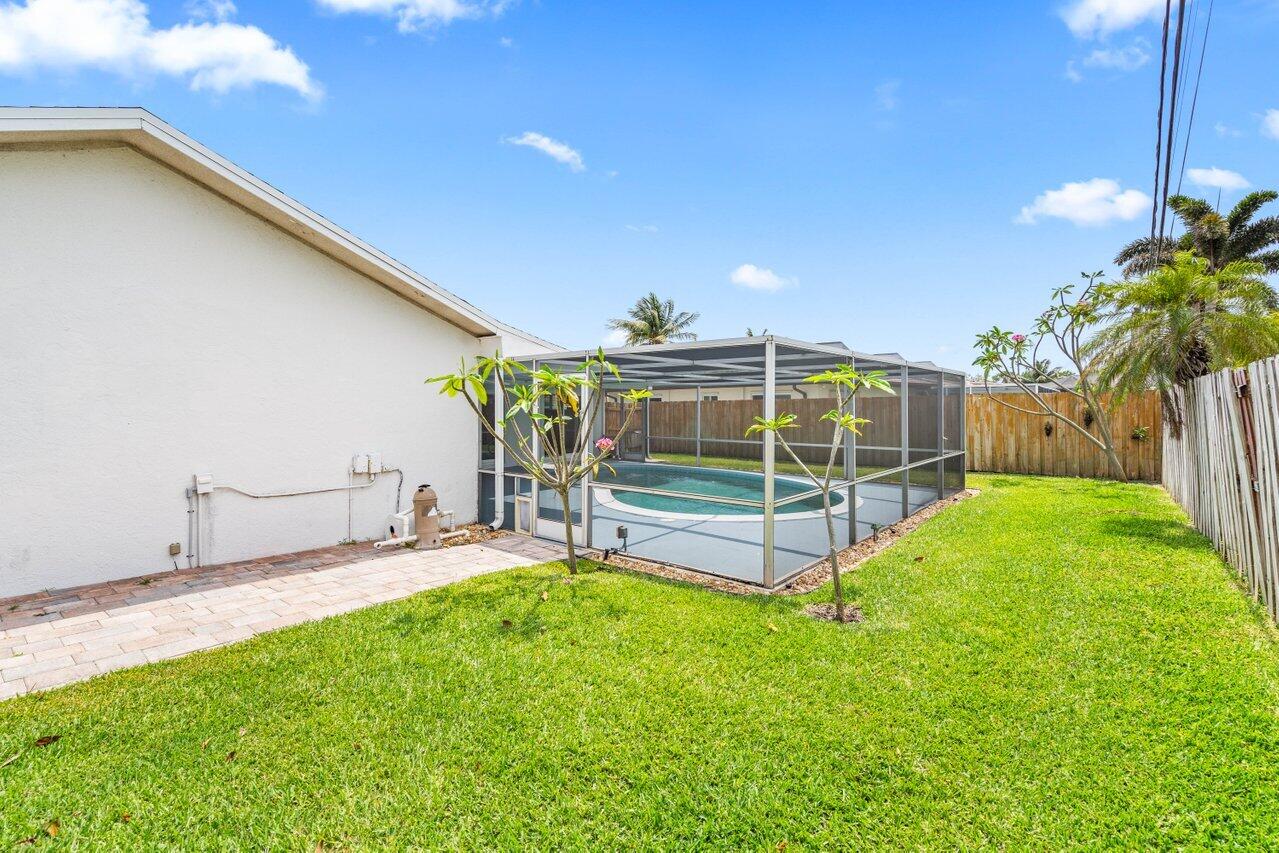 2745 Northeast 4th Way Boca Raton, FL 33431 - Photo 23 of 35 Yard