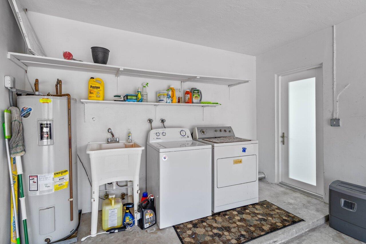 2745 Northeast 4th Way Boca Raton, FL 33431 - Photo 26 of 35 Washer/dryer