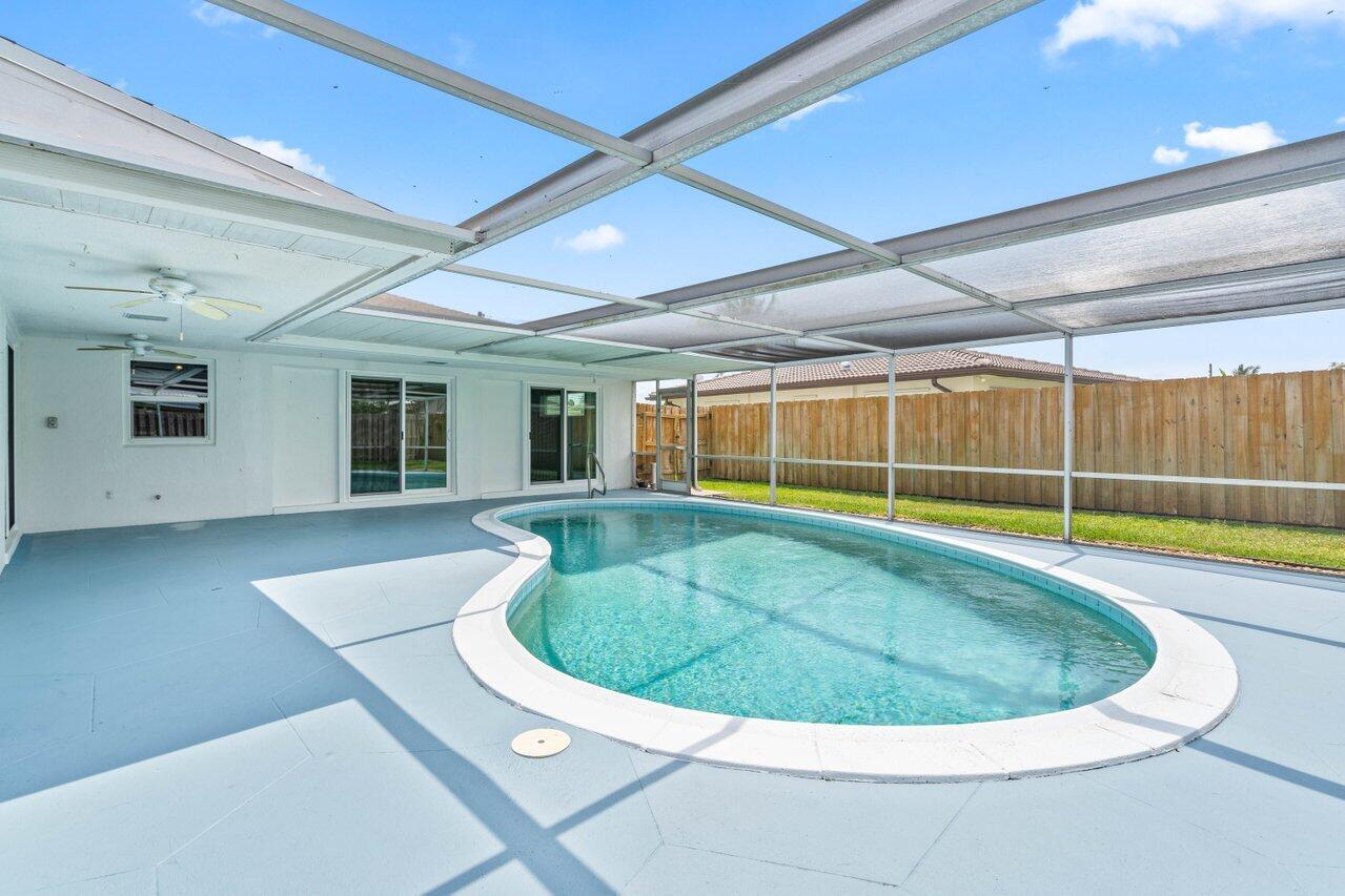 2745 Northeast 4th Way Boca Raton, FL 33431 - Photo 3 of 35 Screened pool
