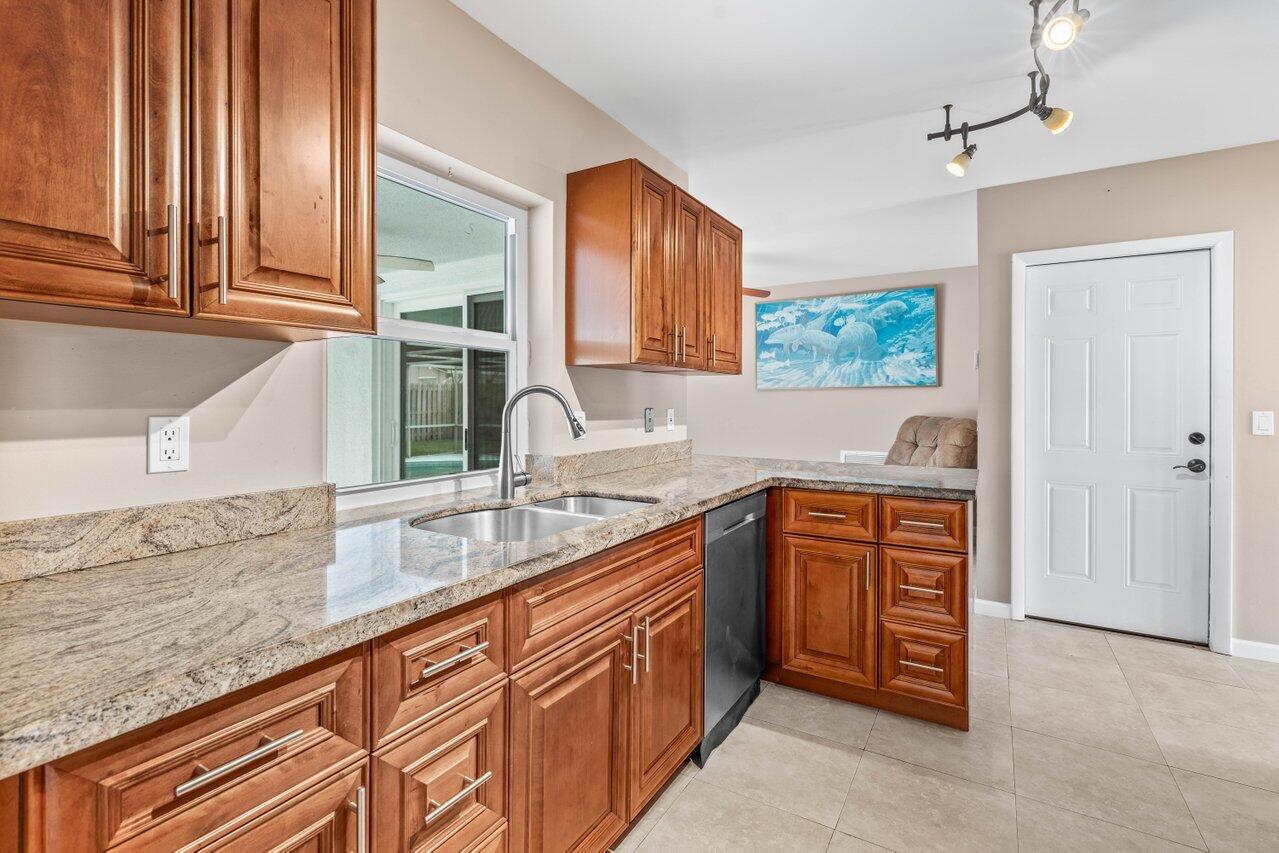 2745 Northeast 4th Way Boca Raton, FL 33431 - Photo 5 of 35 Kitchen
