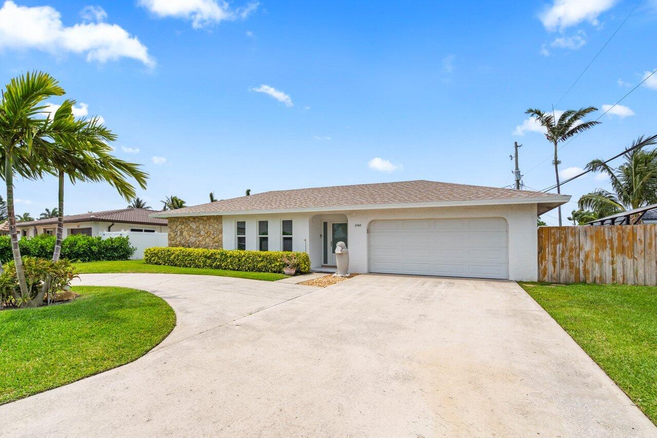 2745 Northeast 4th Way Boca Raton, FL 33431 - Photo 9 of 35 Circular drive