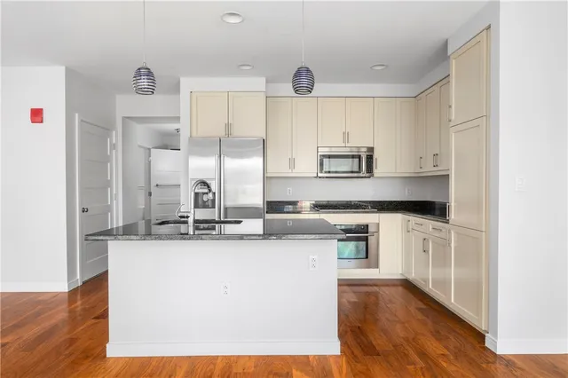 $519,000 | 200 Exchange Street, Unit 414, Providence, RI 02903
