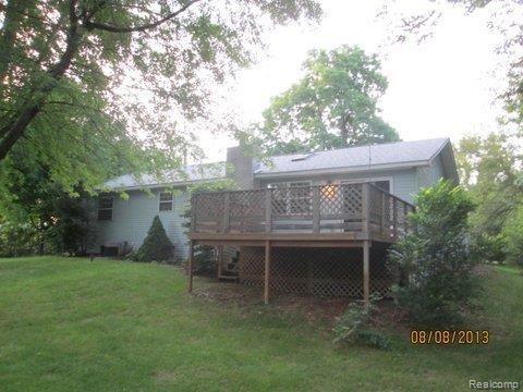 985 Heights Road Lake Orion, MI 48362 - Photo 2 of 16 IMG_8331.JPG