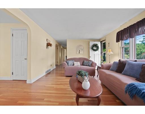10 Williams Road North Reading, MA 01864 - Photo 4 of 32 Gallery Image 4