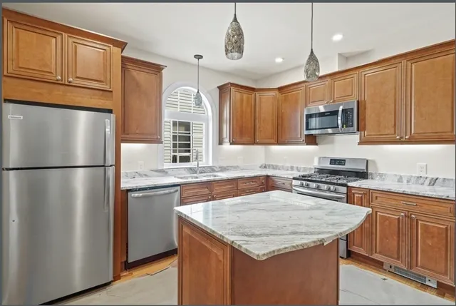 $3,750 | 39 Hayes Street, Unit 3, Cambridge, MA 02139