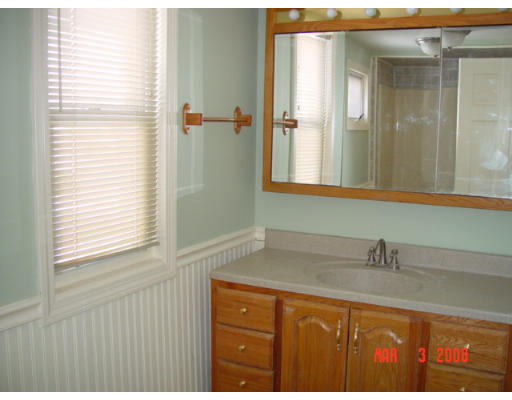 14 School Street Ware, MA 01082 - Photo 4 of 10 Gallery Image 4