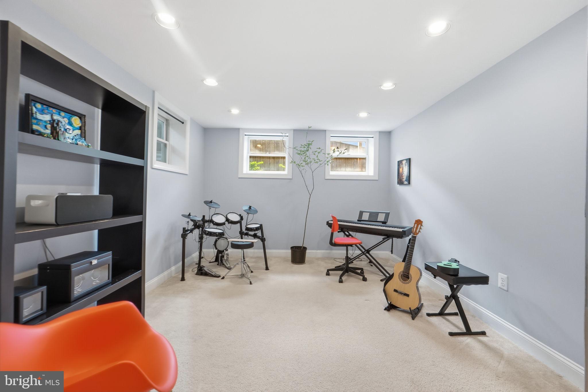 2235 Military Road Arlington, VA 22207 - Photo 15 of 83
