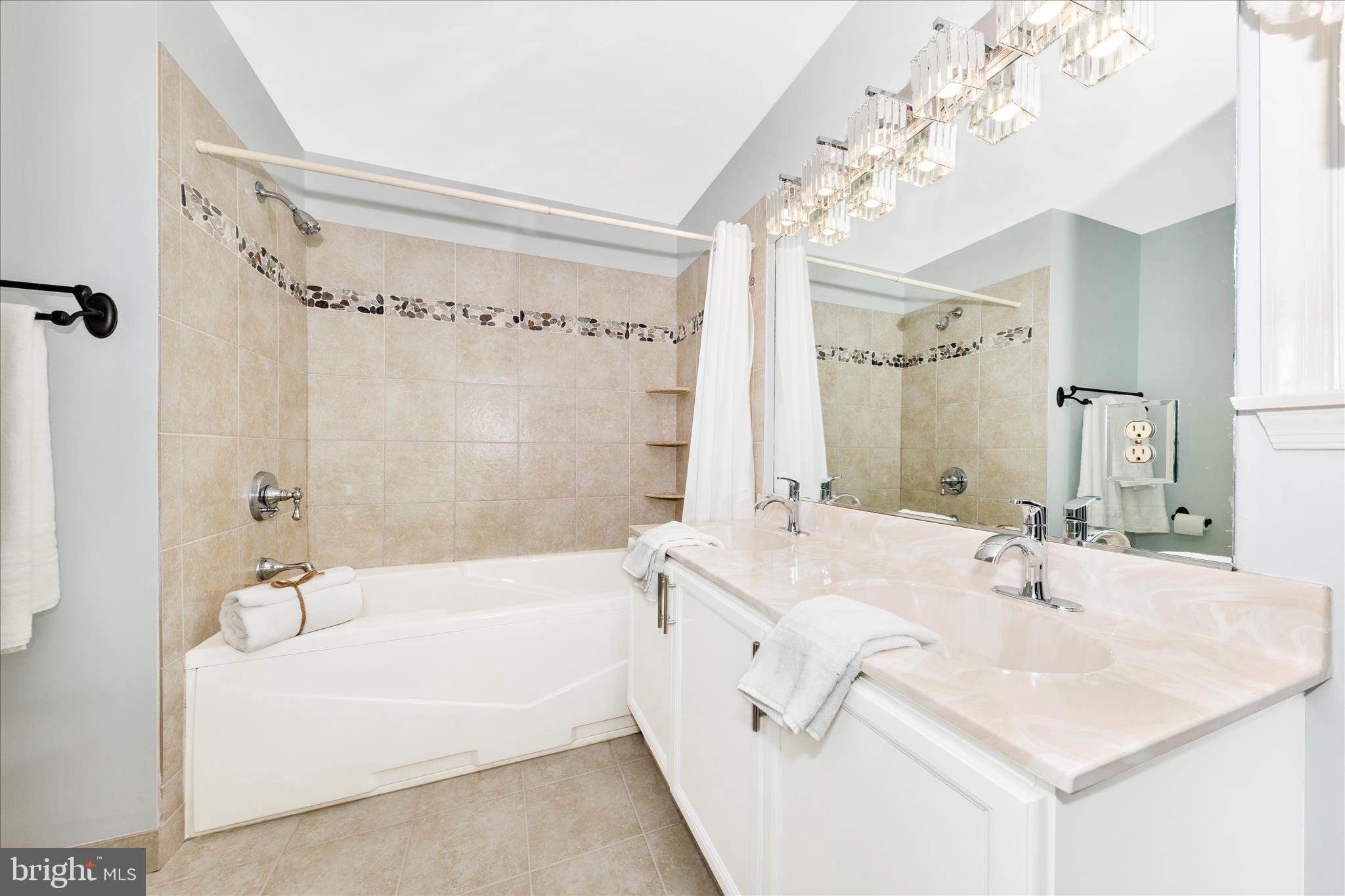 2679 Leslie Road Mount Airy, MD 21771 - Photo 27 of 52 Primary Bathroom