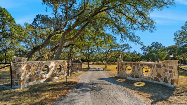 $1,125,000 | 4708 Ammann Road, Bulverde, TX 78163
