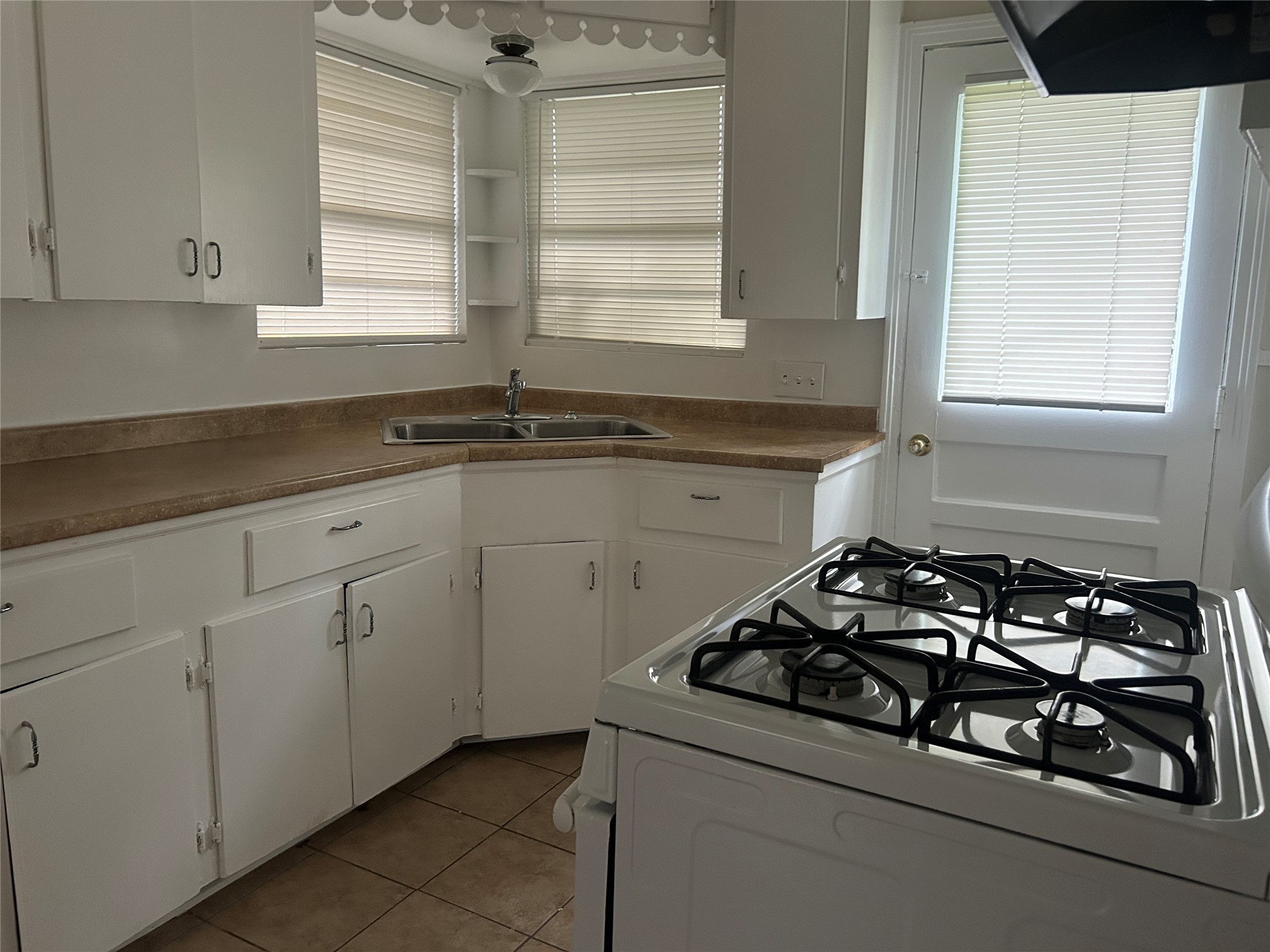 7655 El Rancho Street Houston, TX 77087 - Photo 2 of 13