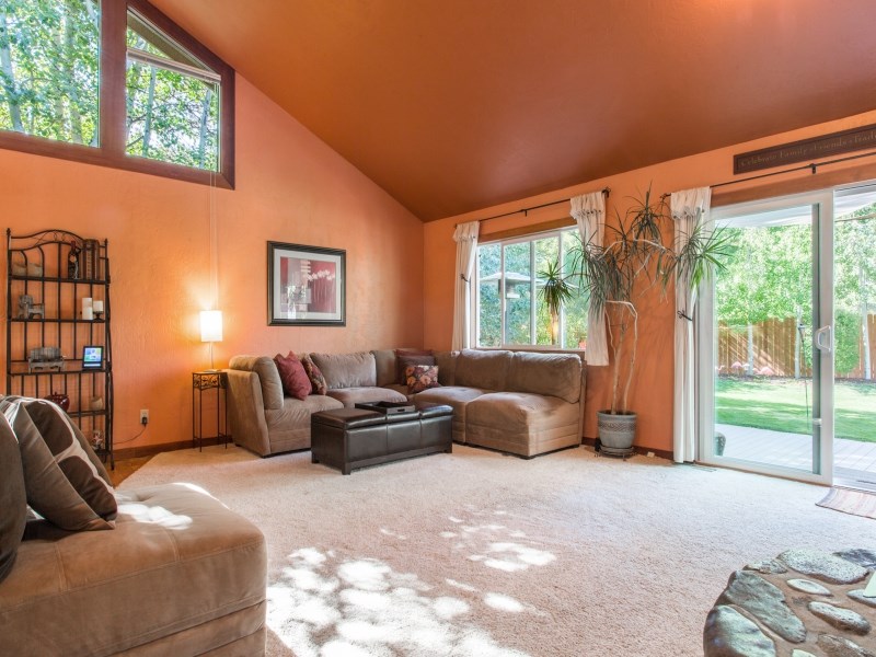 10132 Shore Pine Road Truckee, CA 96161 - Photo 7 of 14 Gallery Image 7