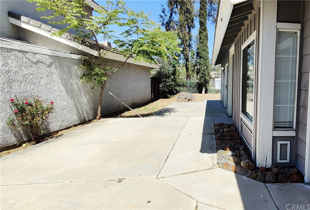 31586 Paseo De Las Olas Temecula, CA 92592 - Photo 6 of 14 a couple of potted plants in front of door