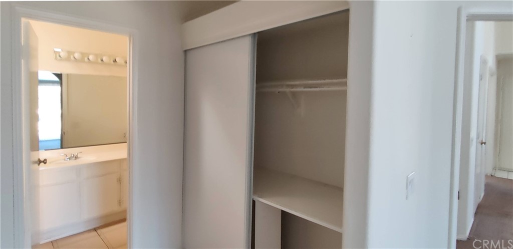 31586 Paseo De Las Olas Temecula, CA 92592 - Photo 10 of 14 a bathroom with a bathtub