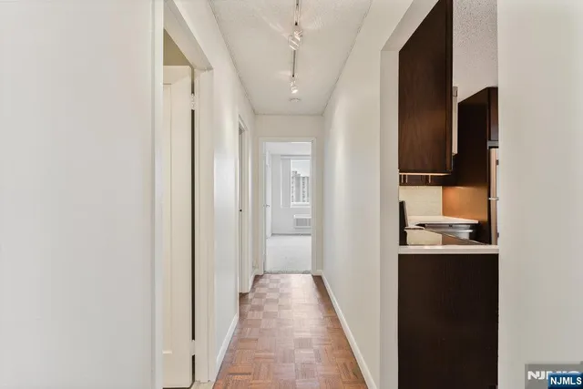 $329,900 | 160 Overlook Avenue, Unit 20D, Hackensack, NJ 07601