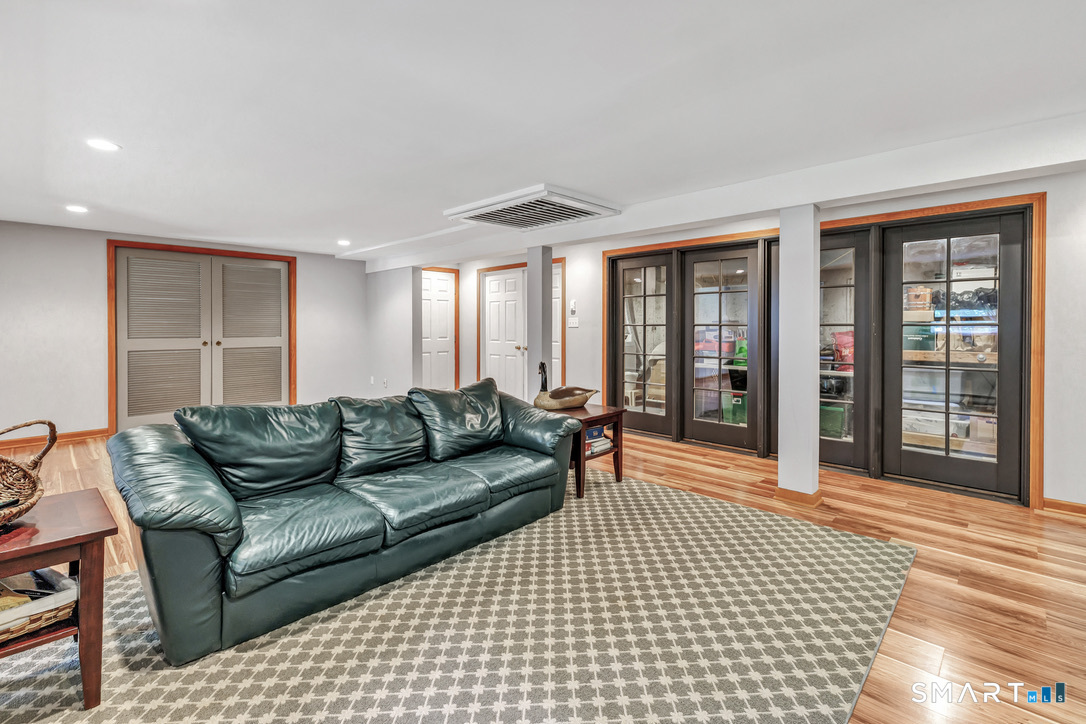 2125 Cutspring Road Stratford, CT 06614 - Photo 18 of 31 Gallery Image 18