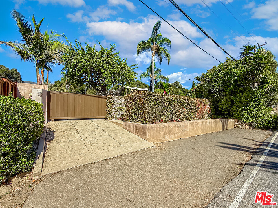 2123 Sycamore Canyon Road Santa Barbara, CA 93108 - Photo 3 of 72