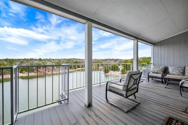 $475,000 | 129 Greenway Bend, Pottsboro, TX 75076