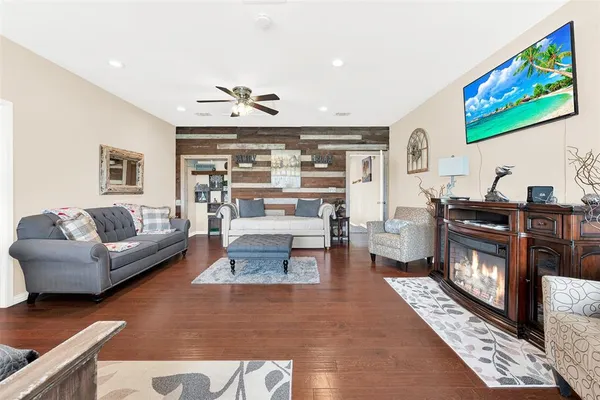 $475,000 | 129 Greenway Bend, Pottsboro, TX 75076