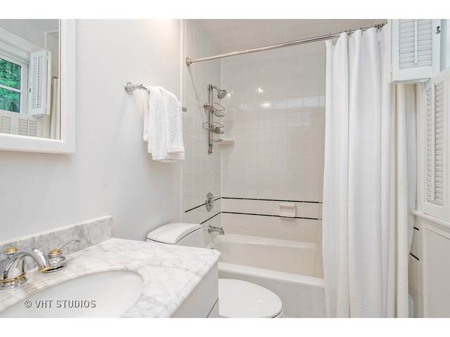 1020 Pontiac Road Wilmette, IL 60091 - Photo 13 of 18 Gallery Image 13
