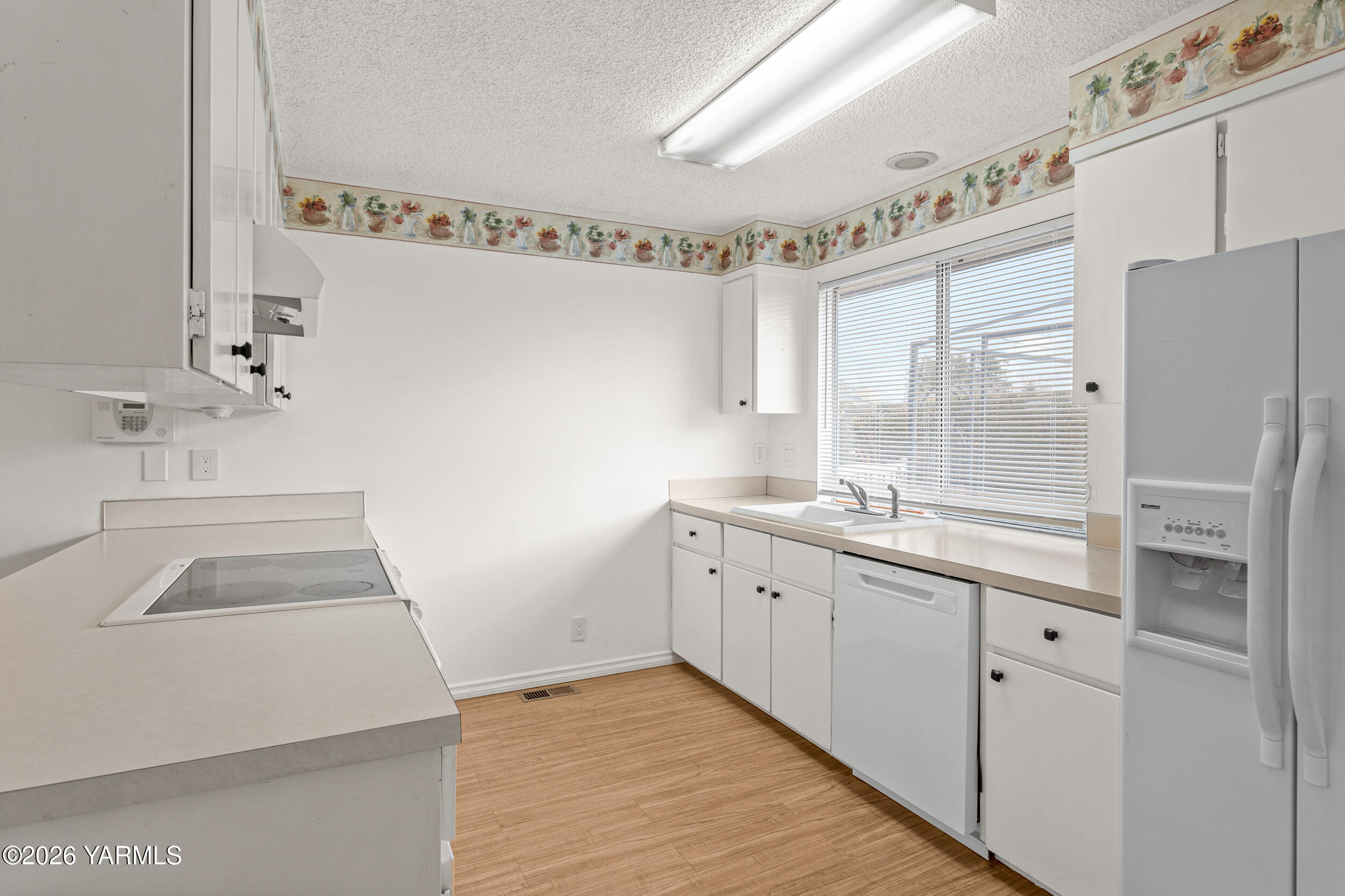 100 North 60th Avenue, Unit 1 Yakima, WA 98908 - Photo 12 of 29 100N60th#1_08