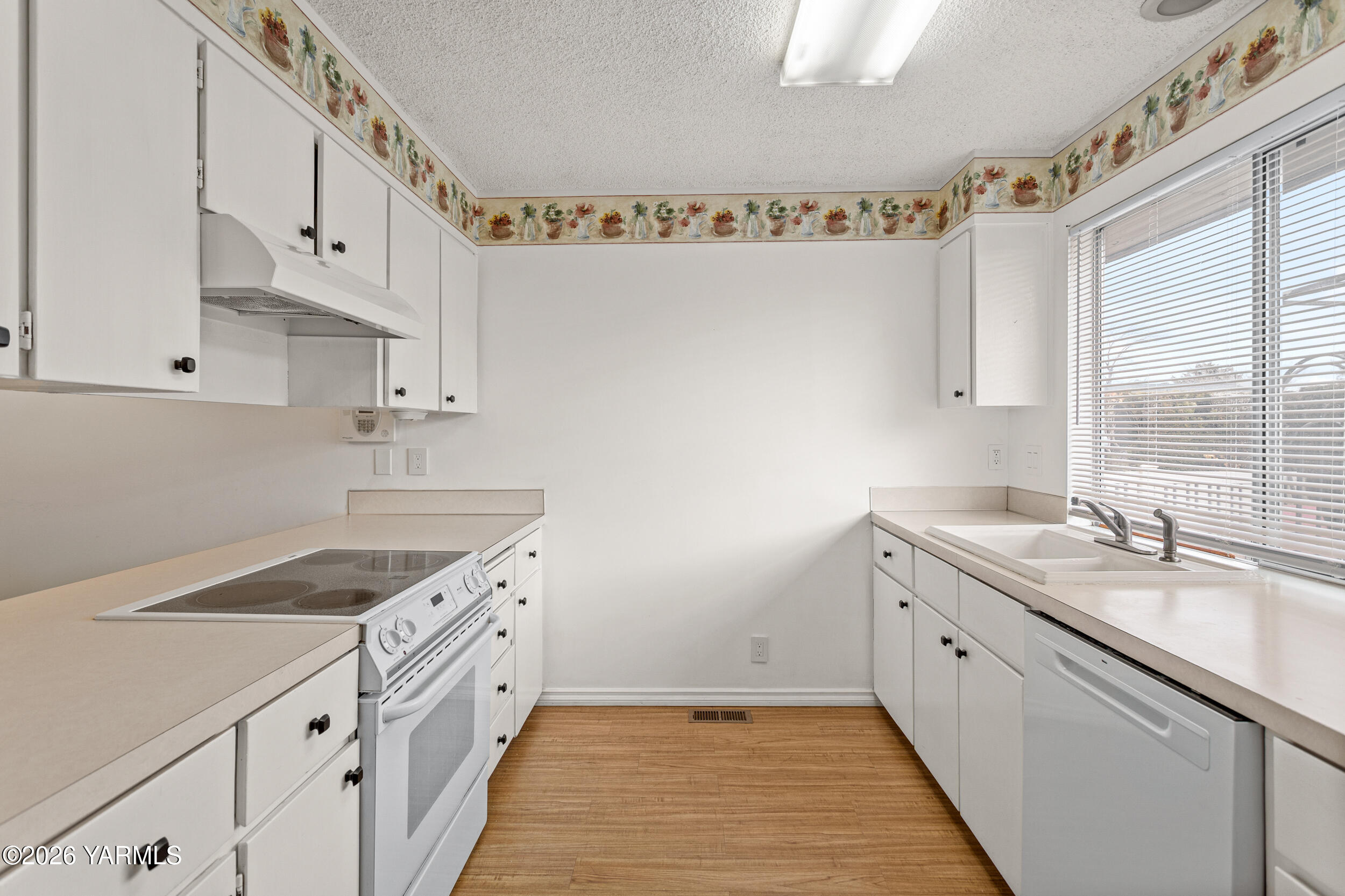 100 North 60th Avenue, Unit 1 Yakima, WA 98908 - Photo 13 of 29 100N60th#1_09