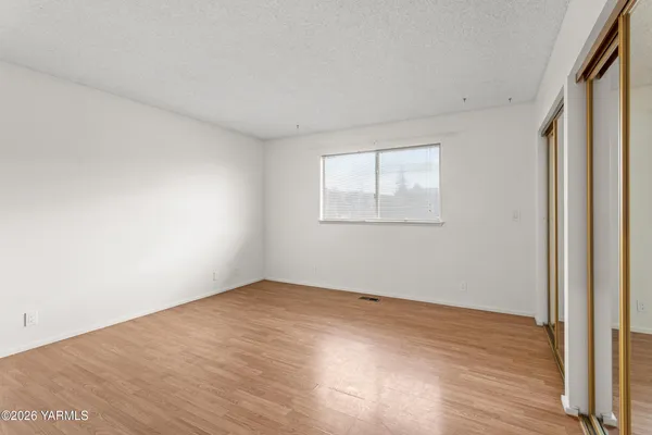 $259,900 | 100 North 60th Avenue, Unit 1, Yakima, WA 98908