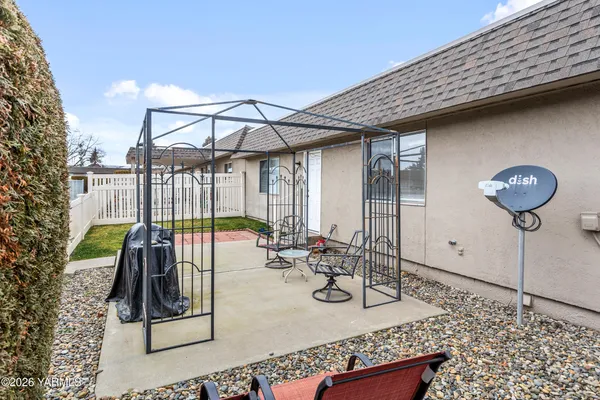 $259,900 | 100 North 60th Avenue, Unit 1, Yakima, WA 98908