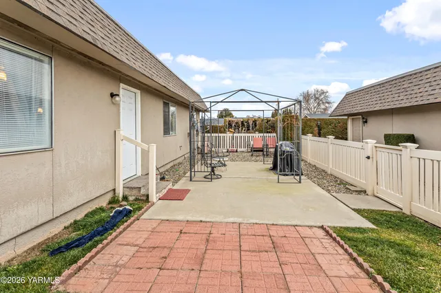 $272,500 | 100 North 60th Avenue, Unit 1, Yakima, WA 98908