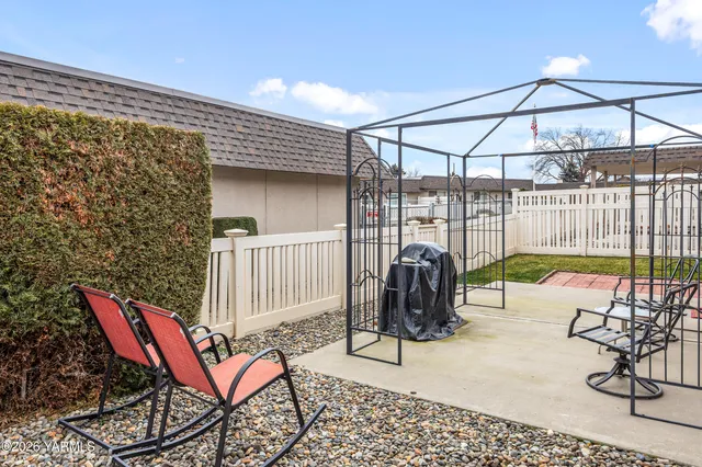 $272,500 | 100 North 60th Avenue, Unit 1, Yakima, WA 98908