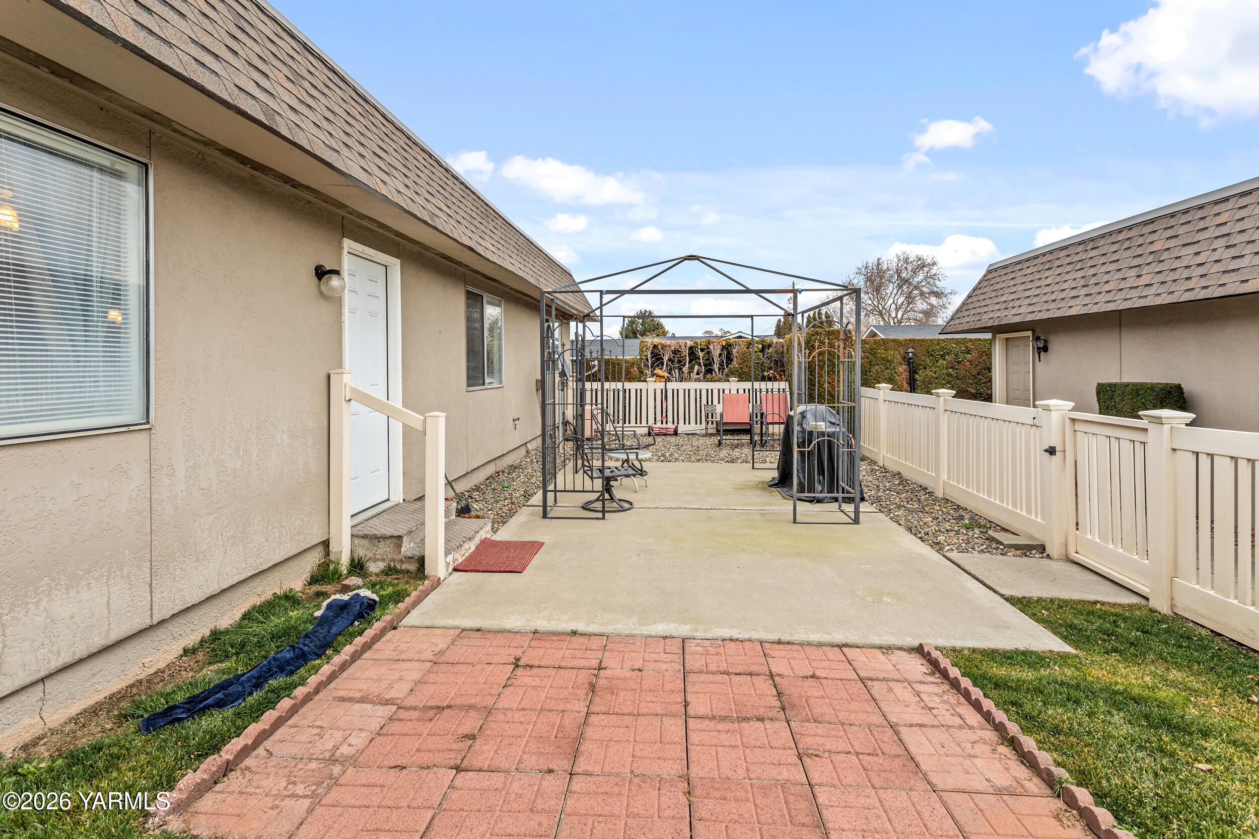 100 North 60th Avenue, Unit 1 Yakima, WA 98908 - Photo 3 of 29 100N60th#1_25