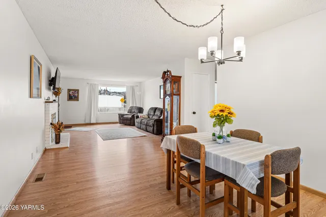 $272,500 | 100 North 60th Avenue, Unit 1, Yakima, WA 98908