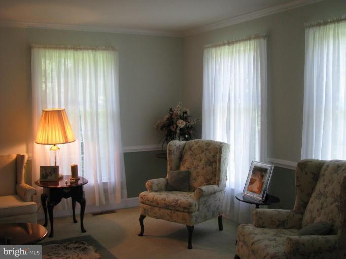 13478 Molly Berry Road Brandywine, MD 20613 - Photo 6 of 26 Living Room