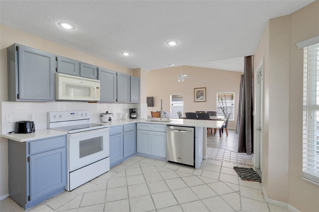 8607 Knottingham Drive Kissimmee, FL 34747 - Photo 12 of 40