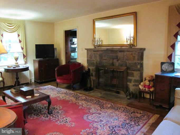 5931 Chesterbrook Road McLean, VA 22101 - Photo 1 of 15 Living Room